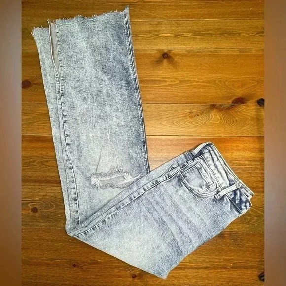 Risen Denim | Los Angeles, Women’s 11/30 | Sun Bleached Flares - Picture 3 of 4